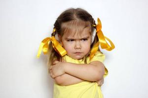 Как быстро успокоить ребенка во время истерики: психологические методы